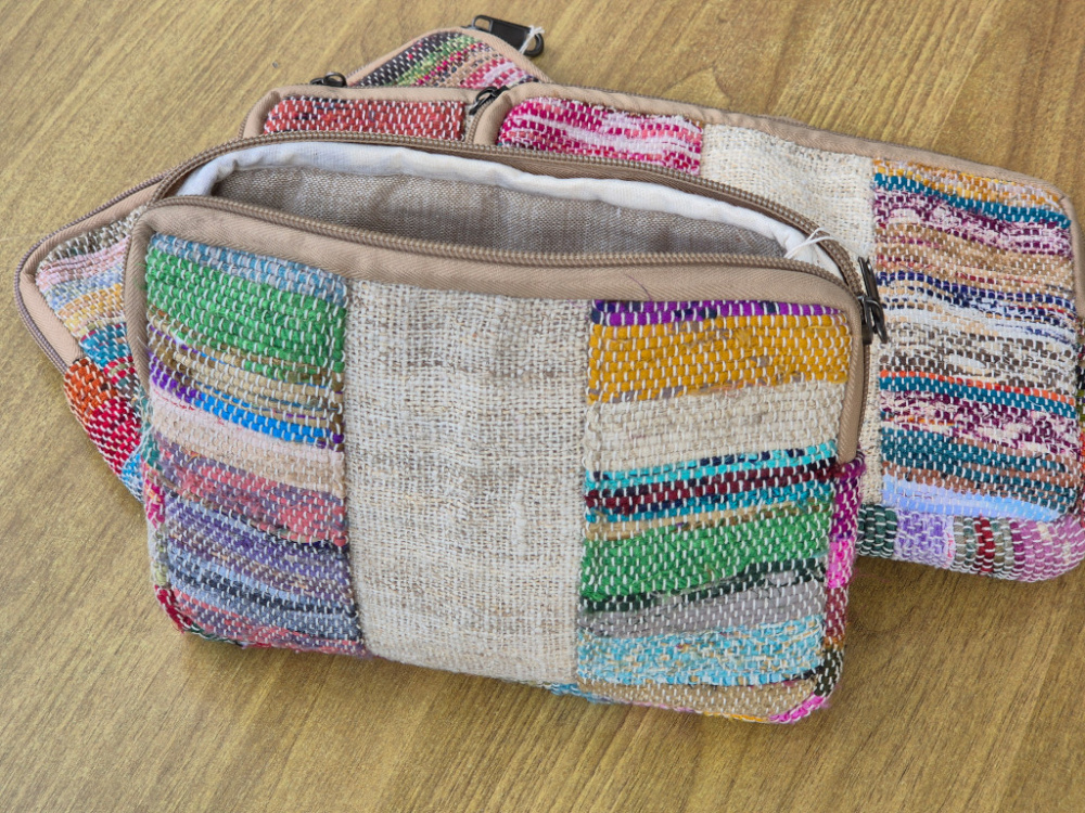 Preview: Make-up Beutel aus recyceltem Sari & Hanf | Zufallsausführung | LWH, Nepal